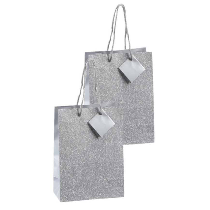 Set van 4x stuks luxe papieren giftbags/cadeau tasjes zilver met glitters 17 x 23 x 9 cm -