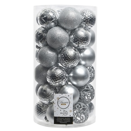 37x stuks kunststof kerstballen 6 cm inclusief kralenslinger zilver